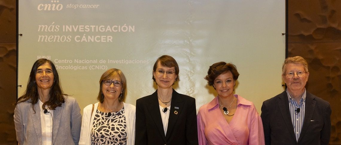 El presidente de la FDM interviene en la mesa redonda del Dia Mundial de la investigación del Cáncer.